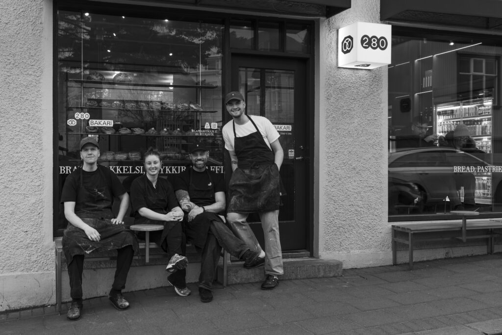 Bakað fyrir opnum tjöldum