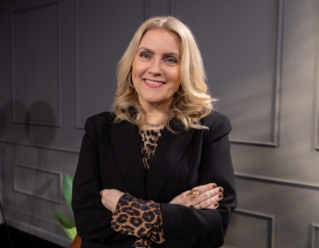 Nýtir allan sinn frítíma í að skrifa sína þriðju glæpasögu