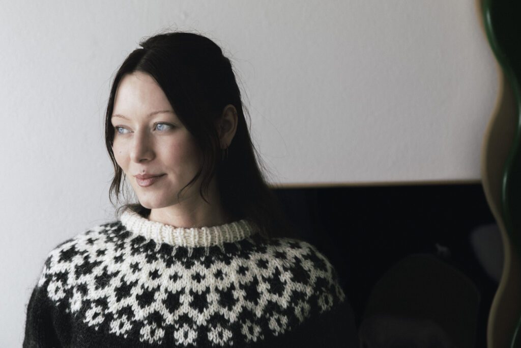 Starfar á mörkum myndlistar og hönnunar 