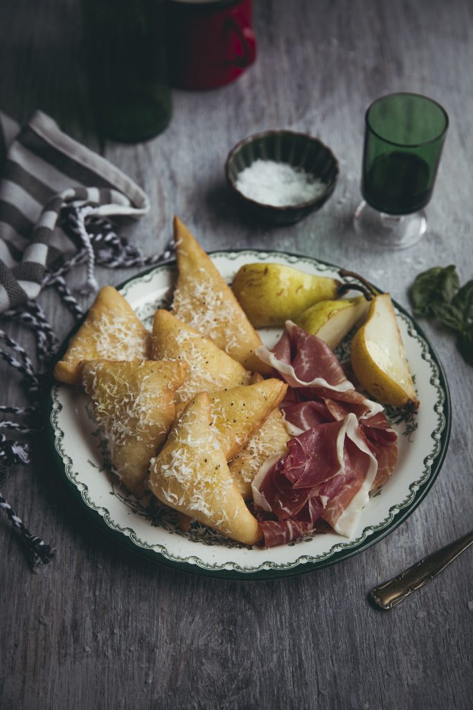 Gnocco fritto með hráskinku og perum