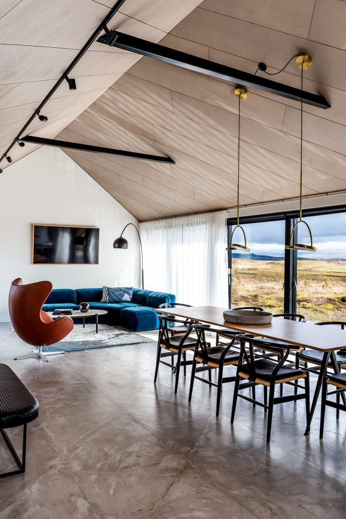 Nútímalegt og smart heilsárshús teiknað af Stáss arkitektum
