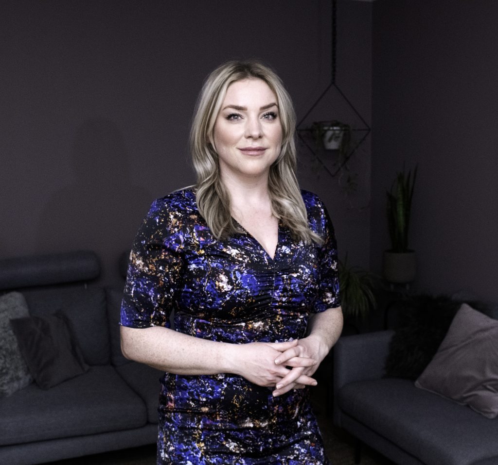 Blaðamaður og læknir framleiða kjóla