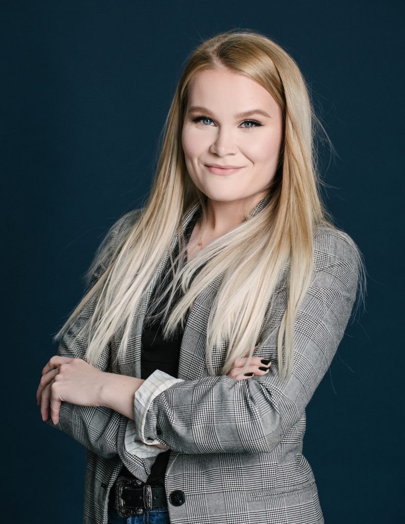 Er með bunka á náttborðinu