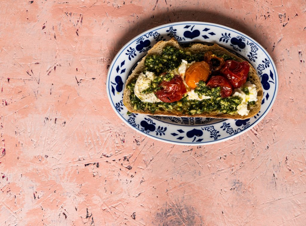 Dillpestó með grilluðum tómötum