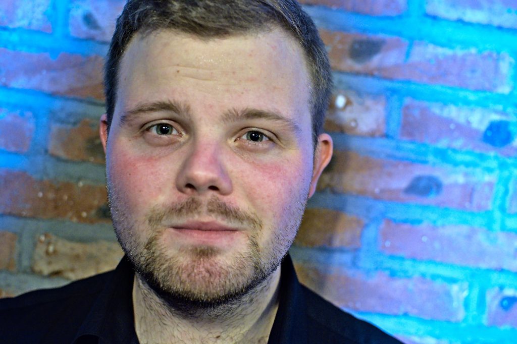 „Á mjög erfitt með að fylgjast með þáttum sem „allir eru að horfa á“