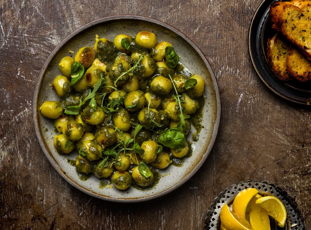 Steikt gnocchi með kapers, sítrónu og hvítlauk