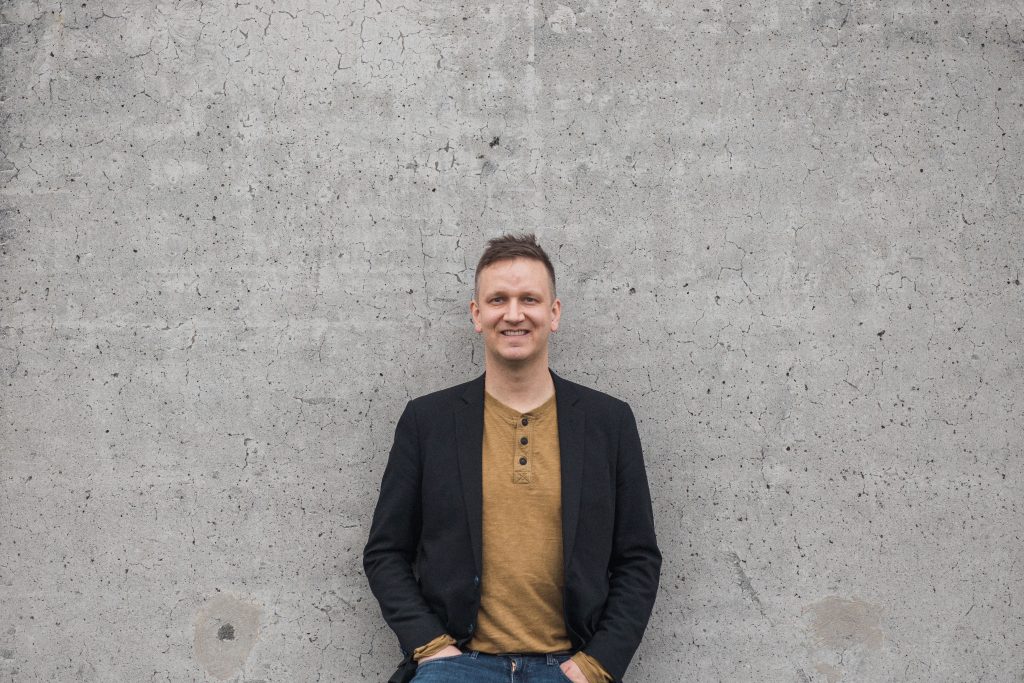 „Horfi frekar mikið á sjónvarp en það hentar mjög vel á meðan ég er að prjóna“