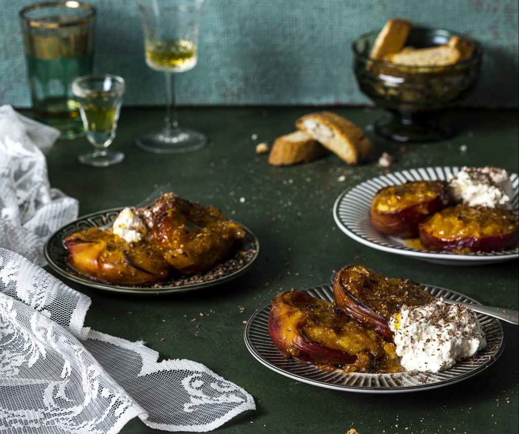 Bakaðar ferskjur með amaretti-kökum og mascarpone-kremi (Pesche Ripiene)