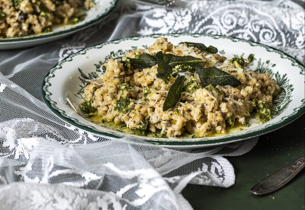 Villisveppa-risotto með parmesanosti og salvíu