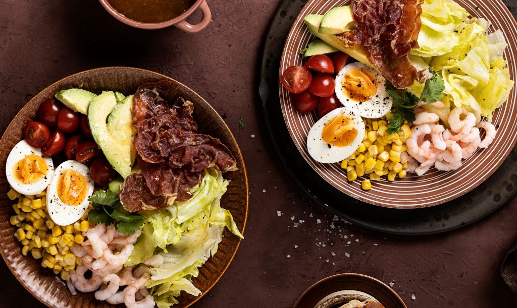 TTK-salat með stökkri hráskinku og límónusósu 