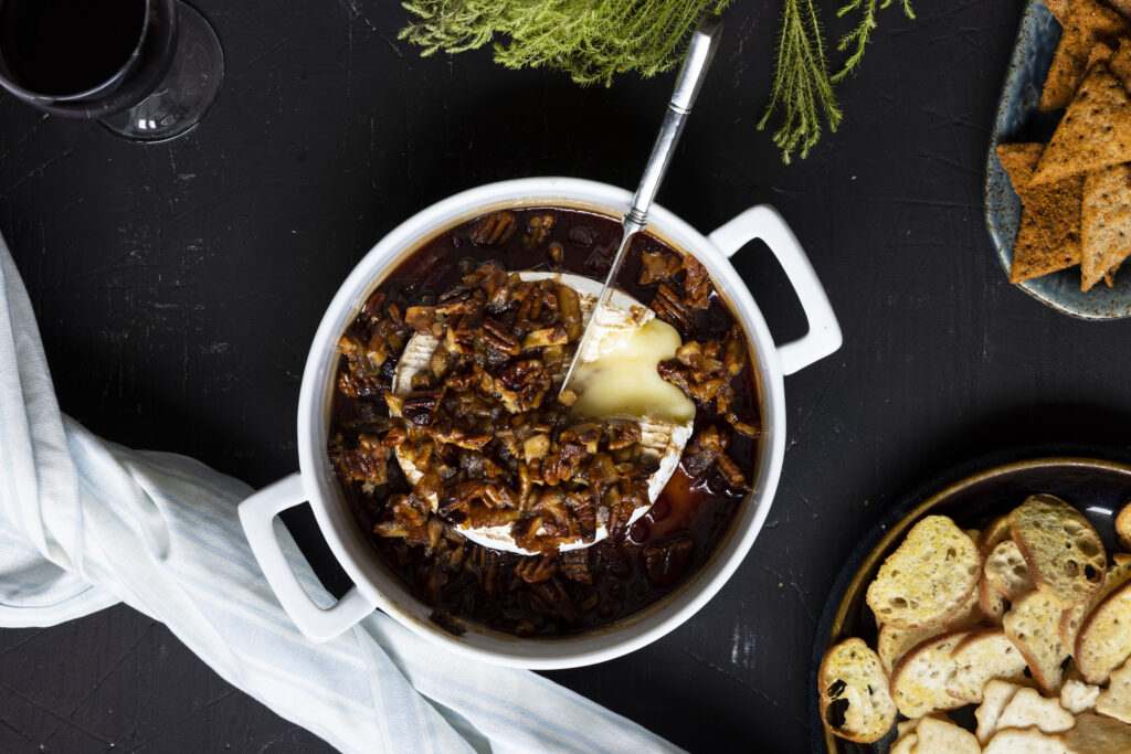 Bakaður brie með kanileplum og pekanhnetum