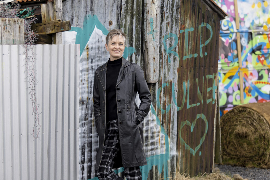 Tæki eiginmanninn, fiskinet og kartöfluútsæði með sér á eyðieyjuna 