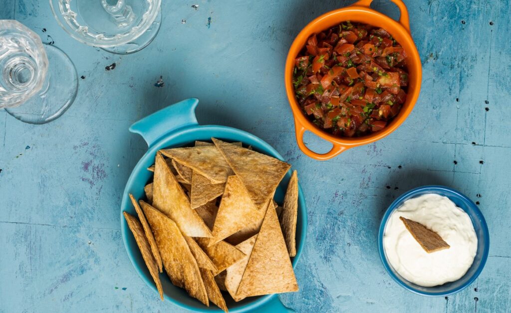 Tortillaflögur með pico de gallo og fetaostaídýfu