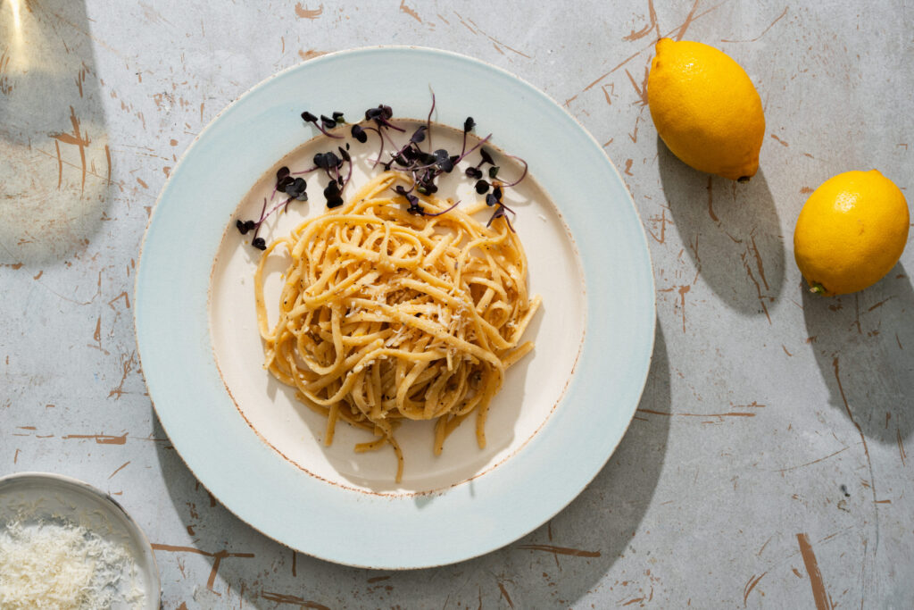 Linguine með sítrónu, hvítlauk og sveppum