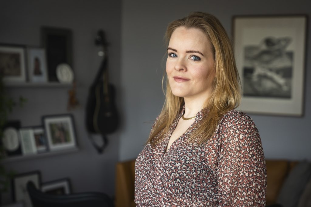 Finnst lífið hafa farið úr svarthvítu í lit