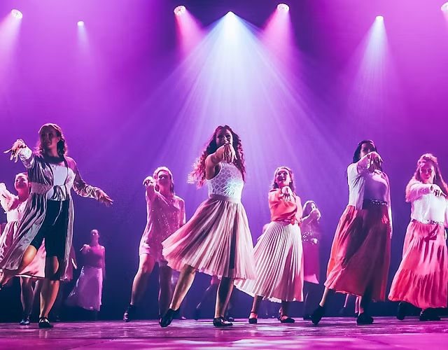 Förum dansandi inn í árið  